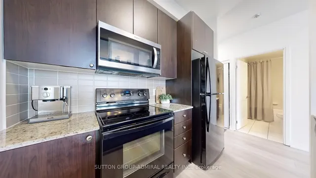 Additional image 9 of 181 Village Green Sq Unit PH15