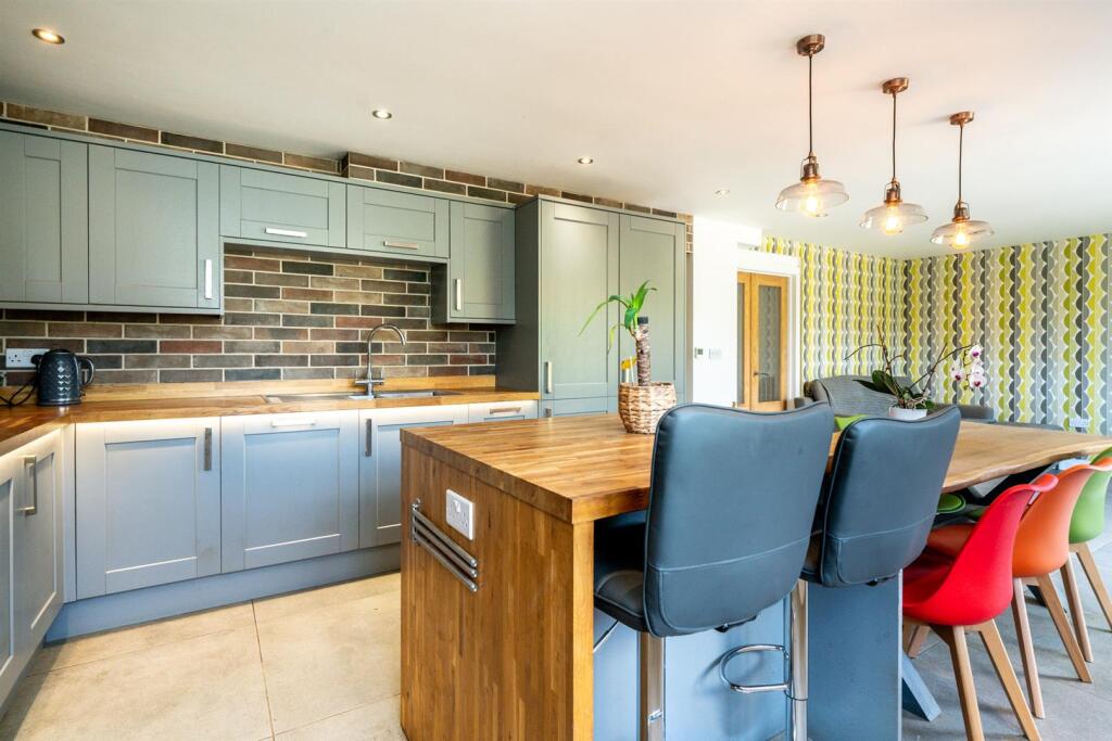 Additional image 9 of Oaklands Lane, St Albans