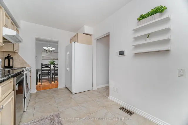 Additional image 18 of 2295 Barclay Rd