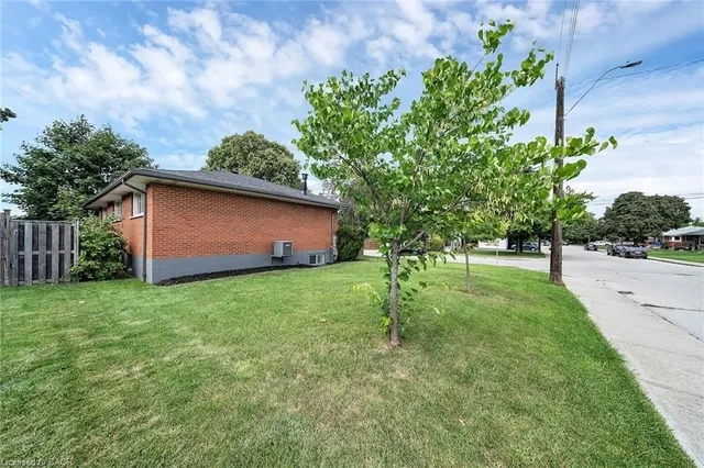 Additional image 42 of 441 Elmwood Ave