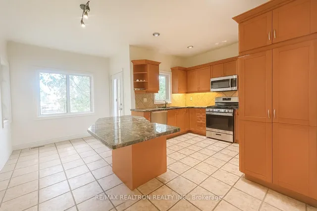 Additional image 8 of 25 Model Ave