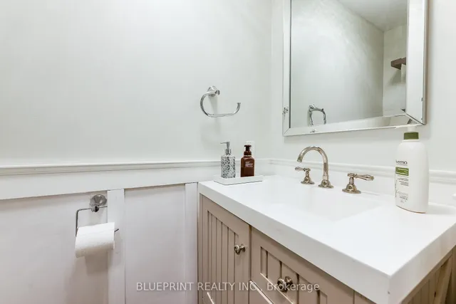 Additional image 34 of 812 Knotty Pine Grve