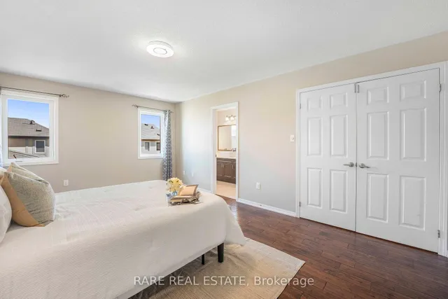 Additional image 34 of 953 Rigo Cross