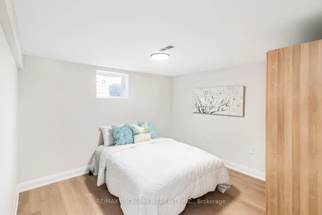 Additional image 31 of 237 Adair Ave