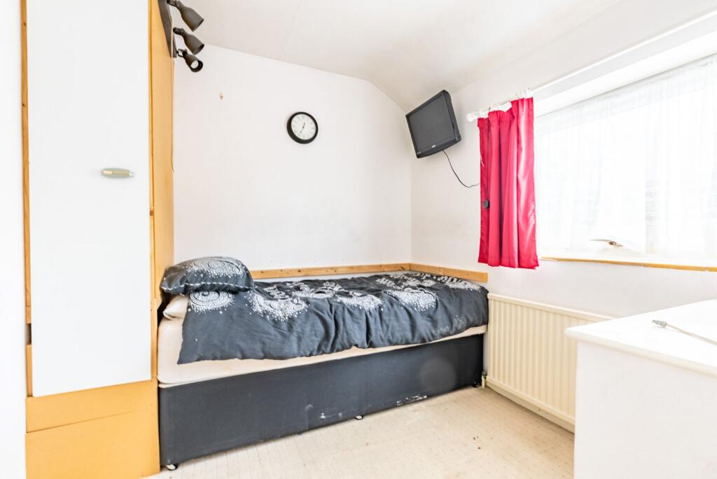 Additional image 9 of St. Vincent Drive, St. Albans, Hertfordshire, AL1