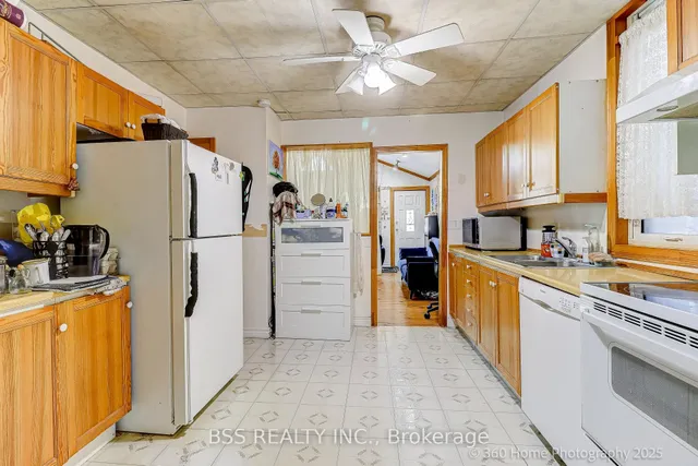 Additional image 10 of 96 Laurel Ave