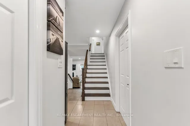 Additional image 3 of 650 Acadia Dr