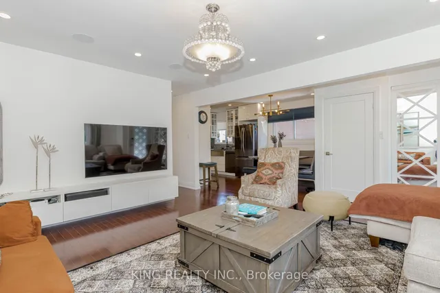 Additional image 10 of 28 AINSLIE Ave