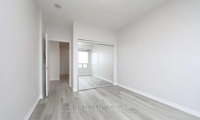 Additional image 15 of 1359 Rathburn Rd Unit 1901