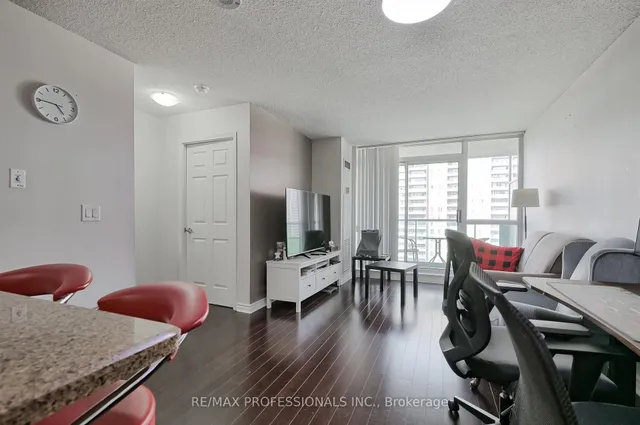 Additional image 9 of 17 Michael Power Pl Unit 814