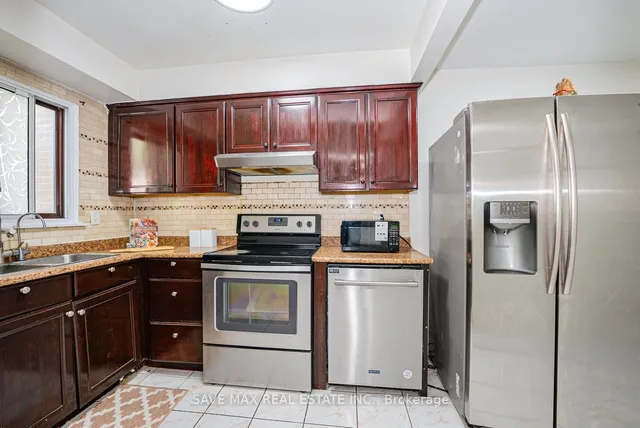 Additional image 16 of 83 Fleetwood Cres