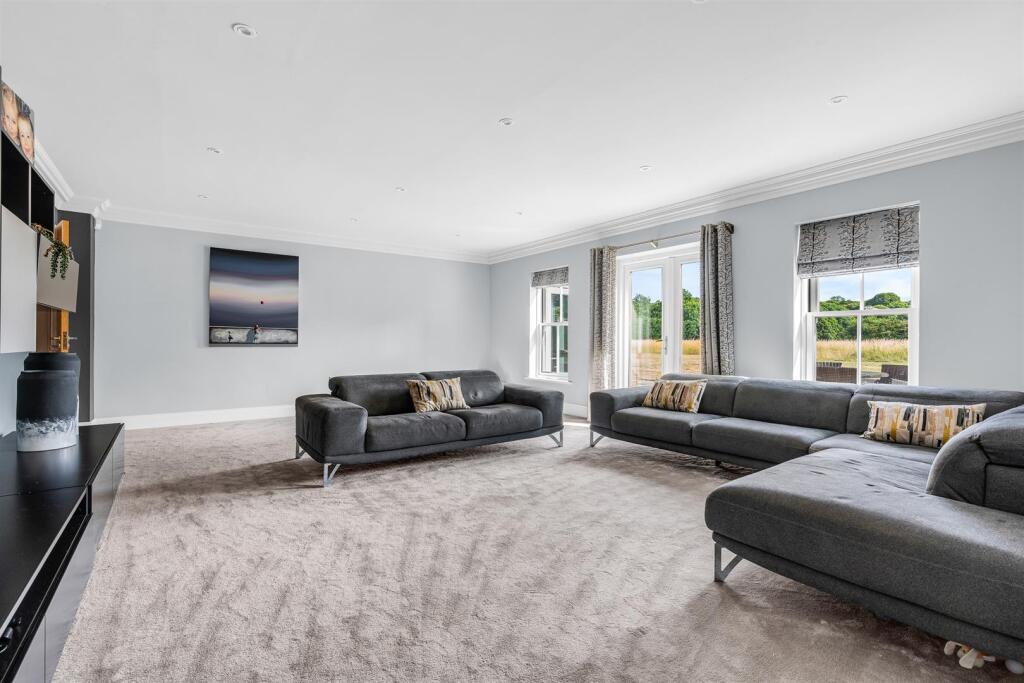 Additional image 4 of Pottersheath Road, Welwyn