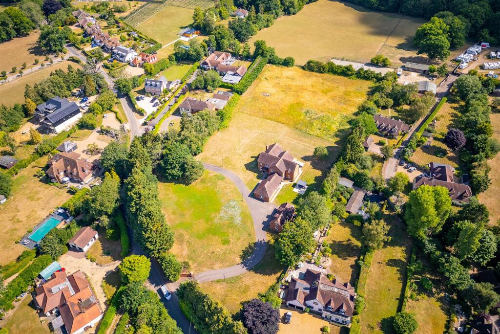 Additional image 33 of Pottersheath Road, Welwyn