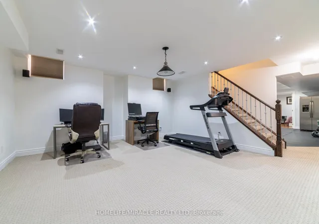 Additional image 31 of 86 JUNETOWN Circ