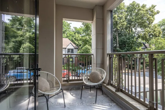 Additional image 25 of 1 Strathgowan Ave Unit TH4