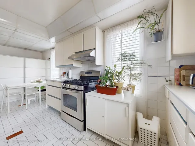 Additional image 13 of 94 Scunthrope Rd