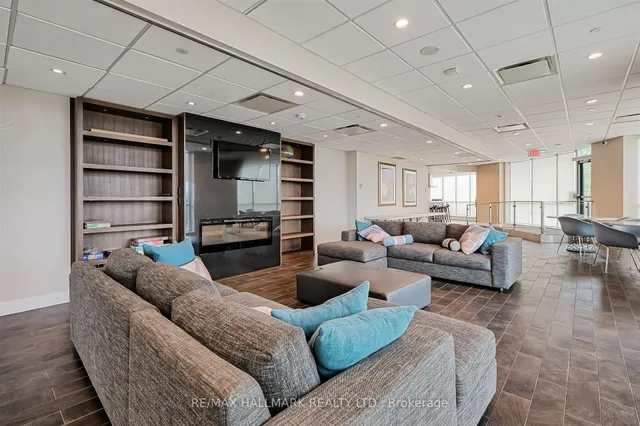 Additional image 9 of 1048 Broadview Ave Unit 302