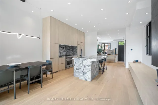 Additional image 13 of 31 Redwood Ave