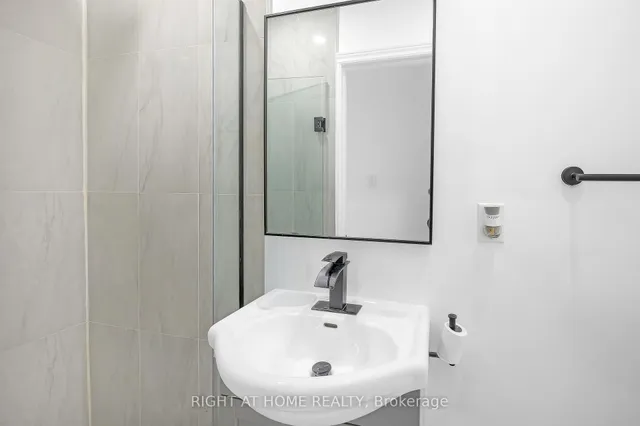 Additional image 16 of 18 Huntley St