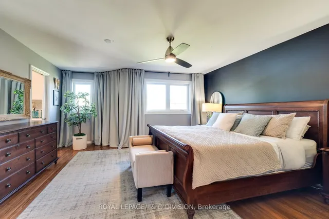 Additional image 24 of 2448 Capilano Cres