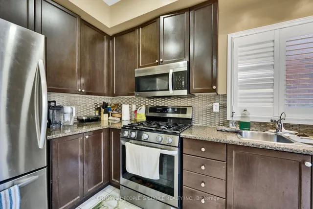 Additional image 11 of 46 Commodore Dr