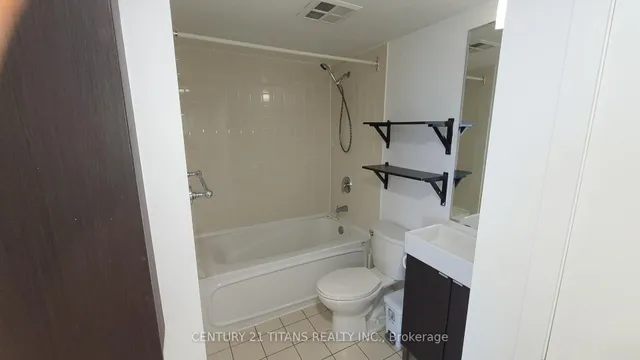 Additional image 18 of 36 Lee Centre Dr Unit 2015