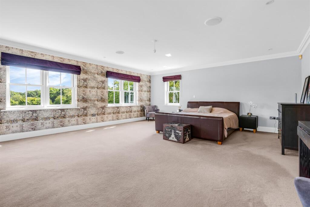 Additional image 12 of Pottersheath Road, Welwyn