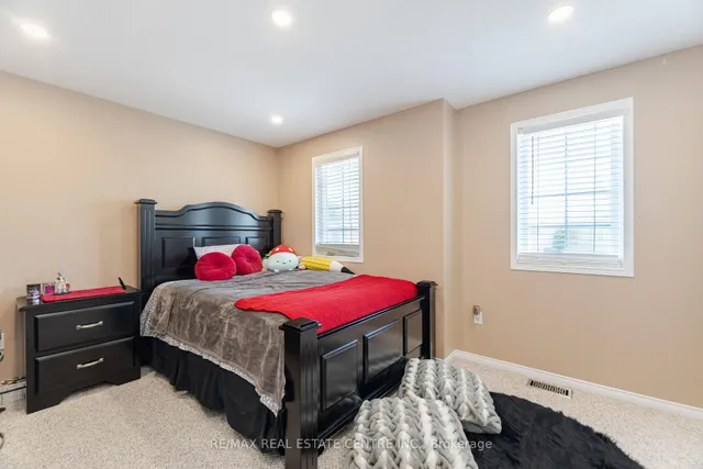 Additional image 24 of 35 Pantano Dr