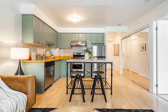 Additional image 6 of 38 Lee Centre Dr Unit 811