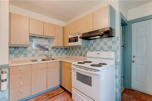 Additional image 17 of 257 Broadway Ave