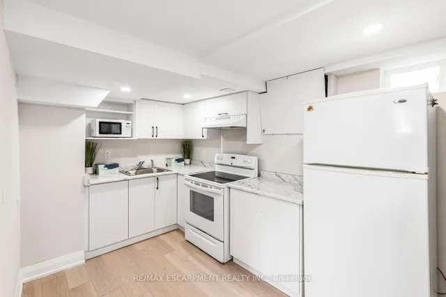 Additional image 37 of 237 Adair Ave