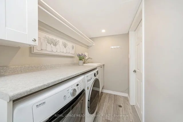 Additional image 30 of 561 Hawthorne Cres