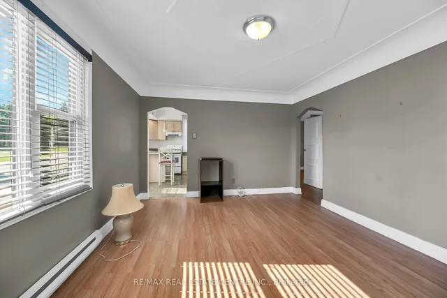 Additional image 11 of 894 Garth St