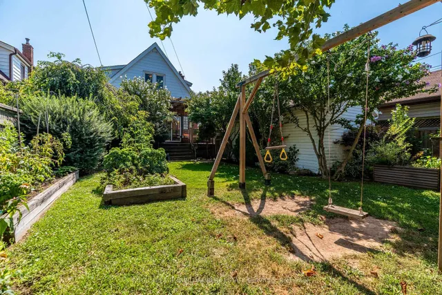 Additional image 28 of 26 Weir St