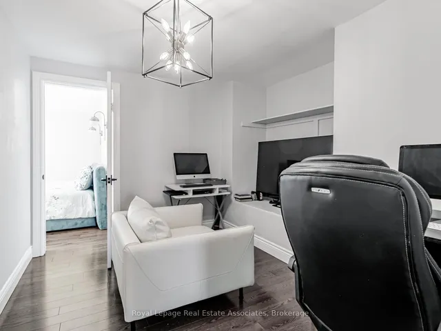 Additional image 18 of 35 Glenmanor Dr