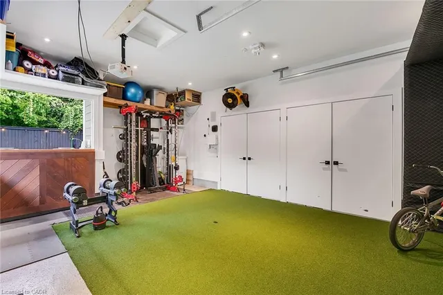 Additional image 46 of 515 Bridgman Ave