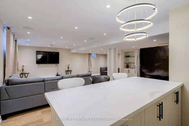 Additional image 47 of 422 Hinton Terr