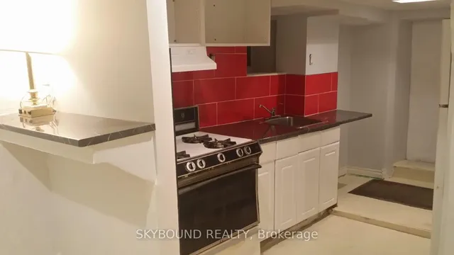 Additional image 16 of 837 Gladstone Ave