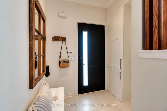 Additional image 5 of 2448 Capilano Cres