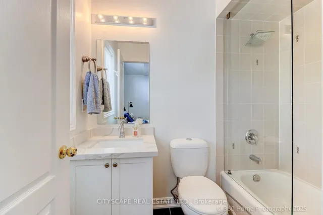 Additional image 23 of 4 Hellyer Ave