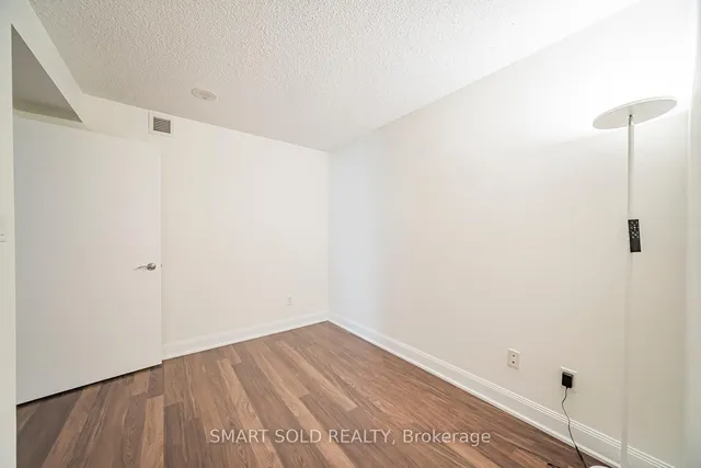 Additional image 21 of 2191 Yonge St Unit 901