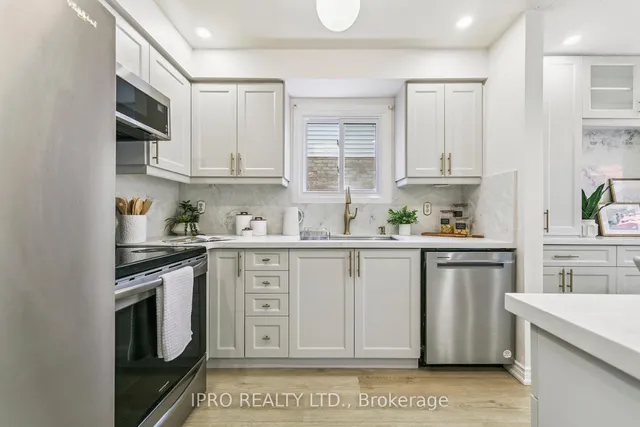 Additional image 5 of 3455 Caplan Cres Unit 3