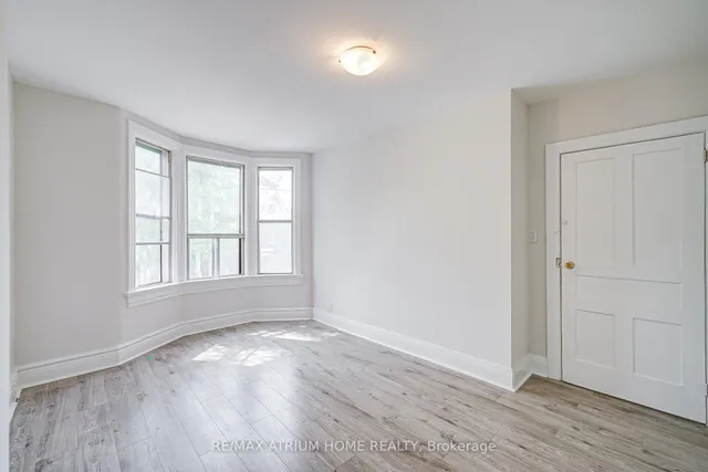 Additional image 35 of 1000 Dundas St