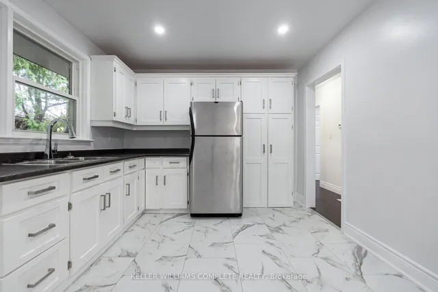 Additional image 18 of 1392 Royal Dr