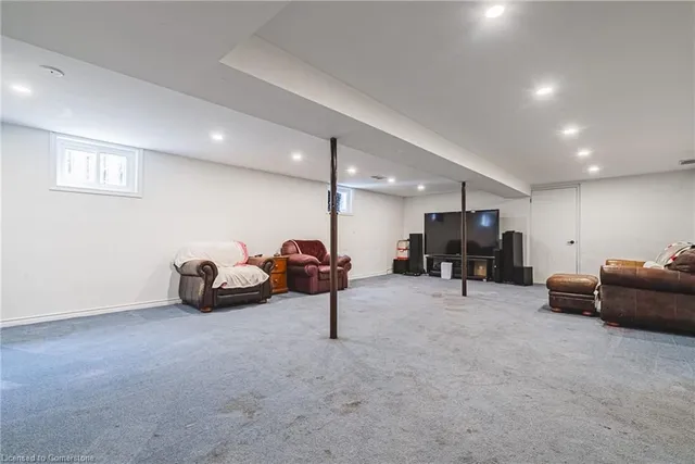 Additional image 35 of 49 Pinard St