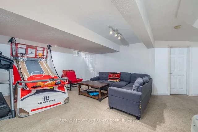 Additional image 40 of 14 SABLE Dr