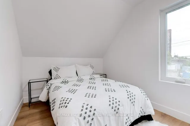 Additional image 25 of 8 Whitfield Ave