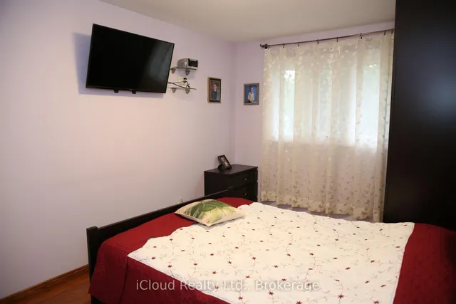 Additional image 15 of 888 Bloor St