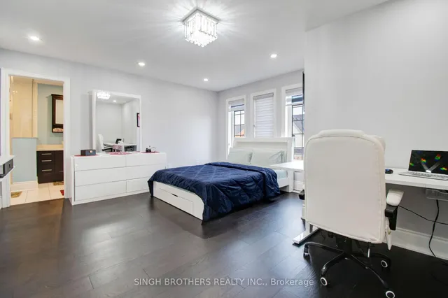 Additional image 32 of 15 Degrey Dr