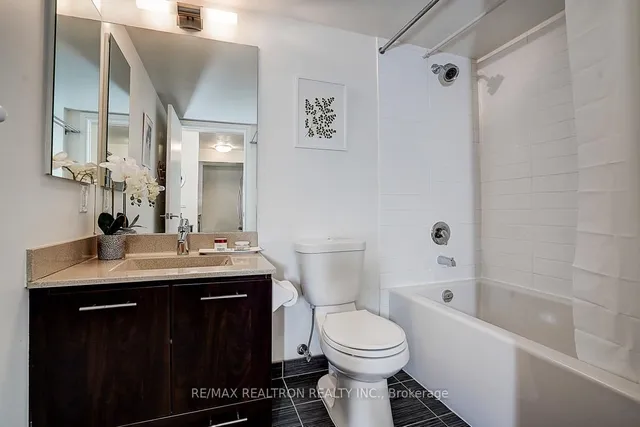 Additional image 17 of 135 Village Green Sq Unit 3220